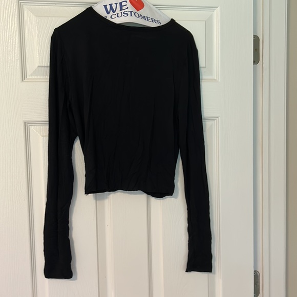 Black twist front top - Picture 2 of 3